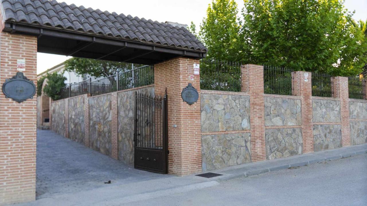 Villa Las Tres Hermanas Albarreal De Tajo By Toledo Ap Exterior photo